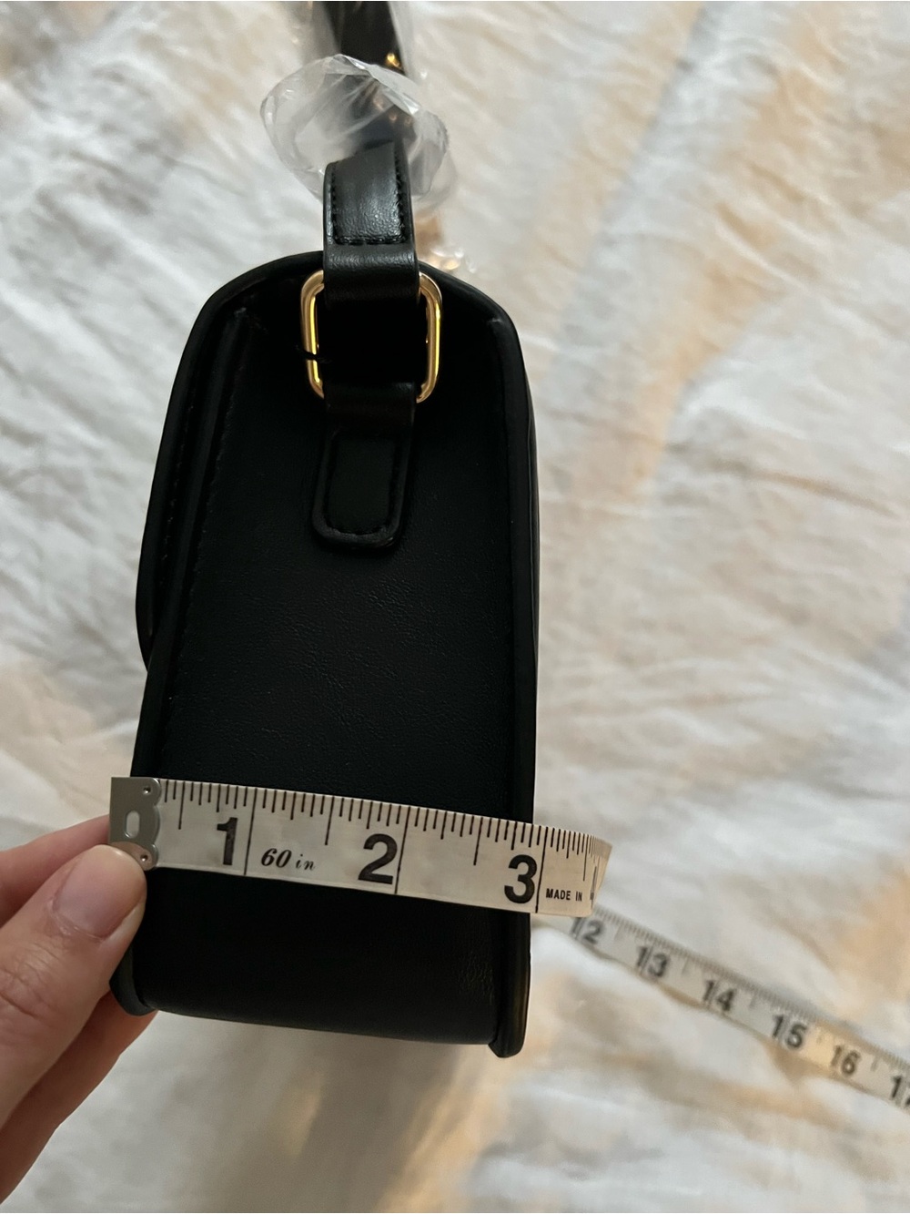Chic Two-Tone Blush and Black Crossbody Bag with Gold Turn-Lock - Picture 10 of 11